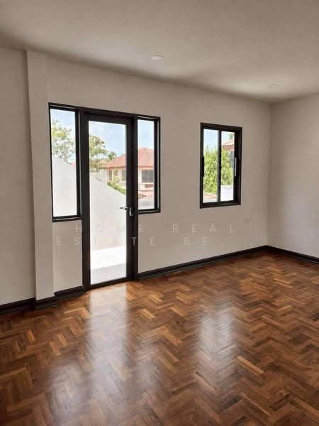 Ladawan Srinakarin, Samut Prakan, Srinakarin Road, Bang Kaeo, Bang Plee, Samut Prakan, 3 Bedrooms, 500 sqm, Single Detached House For Sale, by HOME Real Estate Service, 500508138 - DDproperty.com