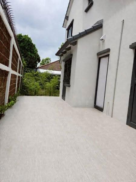 Ladawan Srinakarin, Samut Prakan, Srinakarin Road, Bang Kaeo, Bang Plee, Samut Prakan, 3 Bedrooms, 500 sqm, Single Detached House For Sale, by HOME Real Estate Service, 500508138 - DDproperty.com