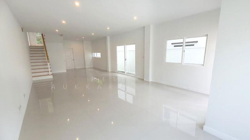บ้าน 2-ห้องนอน, กรุงเทพ, ลาดพร้าว, กรุงเทพ, 189 ตร.ม., บ้านเดี่ยว ขาย, โดย Pemika Aukkaraleekul, 500508141 - DDproperty.com