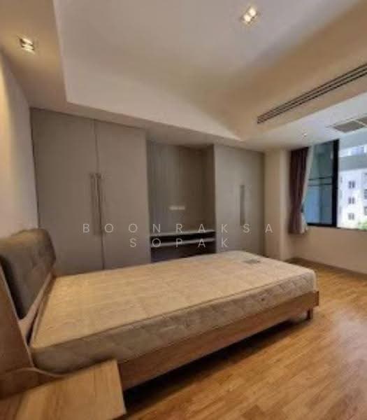 Villa Bajaj, Bangkok, Soi Sukhumvit 19, Khlongtoei Nua, Watthana, Bangkok, 3 Bedrooms, 240 sqm, Condo For Rent, by Boonraksa Sopak, 500508142 - DDproperty.com
