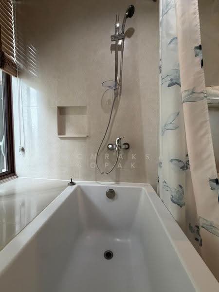The Emporio Place, Bangkok, 93 Soi Sukhumvit 24, Sukhumvit Road, Khong Tan, Khlong Toei, Bangkok, 1 Bedroom, 48 sqm, Condo For Rent, by Boonraksa Sopak, 500508161 - DDproperty.com