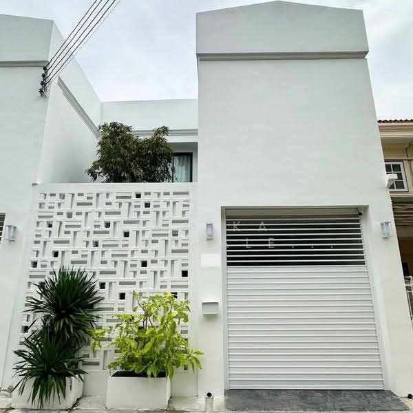 4-BR Townhouse, Bangkok, Phra Kanong Nua, Watthana, Bangkok, 4 Bedrooms, 250 sqm, Townhouse For Sale, by Pemika Aukkaraleekul, 500508166 - DDproperty.com