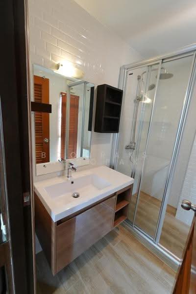 Von Napa Sukhumvit 38, Bangkok, Soi Sukhumvit 38, Phra Kanong, Khlong Toei, Bangkok, 1 Bedroom, 55 sqm, Condo For Rent, by Boonraksa Sopak, 500508211 - DDproperty.com