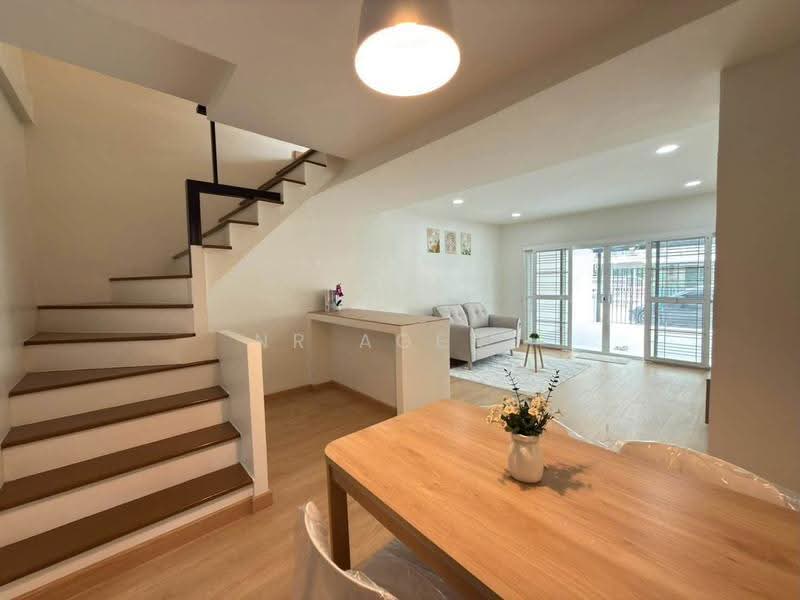 Suanluang Ville 5, Bangkok, 191 Soi Chaloem Phra Kiat Ratchakan Thi 9, Dok Mai, Prawet, Bangkok, 2 Bedrooms, 104 sqm, Townhouse For Sale, by NR AGENT, 500508250 - DDproperty.com