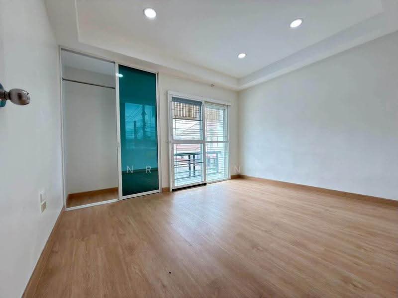 Suanluang Ville 5, Bangkok, 191 Soi Chaloem Phra Kiat Ratchakan Thi 9, Dok Mai, Prawet, Bangkok, 2 Bedrooms, 104 sqm, Townhouse For Sale, by NR AGENT, 500508250 - DDproperty.com