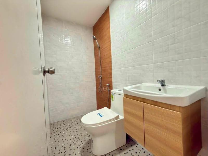 Suanluang Ville 5, Bangkok, 191 Soi Chaloem Phra Kiat Ratchakan Thi 9, Dok Mai, Prawet, Bangkok, 2 Bedrooms, 104 sqm, Townhouse For Sale, by NR AGENT, 500508250 - DDproperty.com