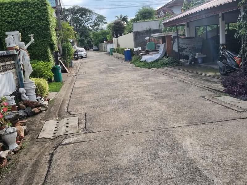 บ้าน 4-ห้องนอน, กรุงเทพ, ลาดพร้าว, กรุงเทพ, 220 ตร.ม., บ้านเดี่ยว ขาย, โดย Pemika Aukkaraleekul, 500508275 - DDproperty.com