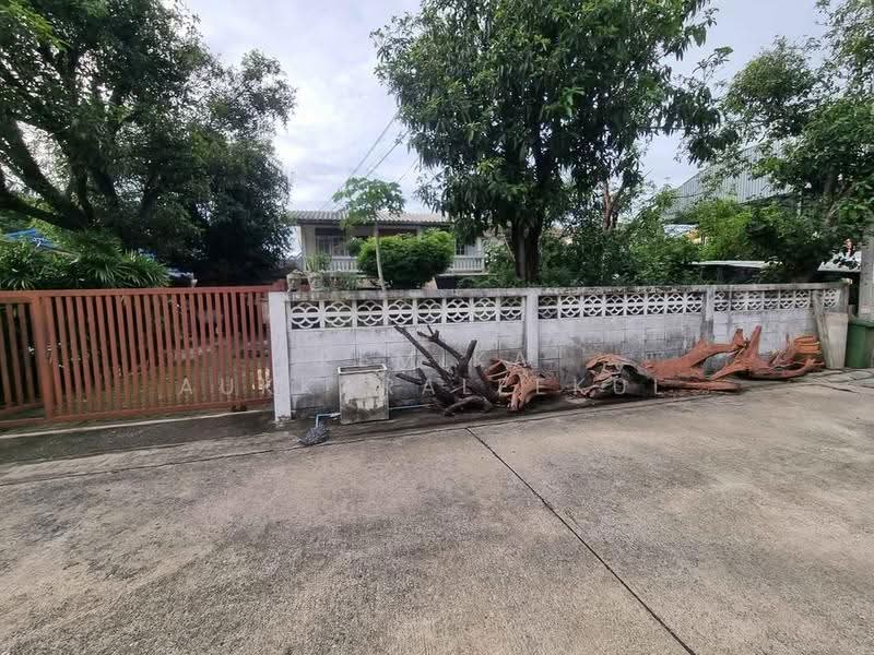 4-BR House, Bangkok, Lat Phrao, Bangkok, 4 Bedrooms, 220 sqm, Single Detached House For Sale, by Pemika Aukkaraleekul, 500508275 - DDproperty.com