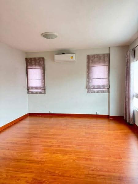 ให้เช่าบ้านเดี่ยวหลังใหญ่ ม.เดอะลิฟวิ่ง ศรีราชา, Chon Buri (Pattaya), Surasak, Si Racha, Chon Buri (Pattaya), 4 Bedrooms, 200 sqm, Single Detached House For Rent, by Dusit Saengfa, 500508384 - DDproperty.com