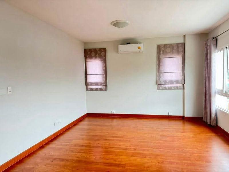 ให้เช่าบ้านเดี่ยวหลังใหญ่ ม.เดอะลิฟวิ่ง ศรีราชา, Chon Buri (Pattaya), Surasak, Si Racha, Chon Buri (Pattaya), 4 Bedrooms, 200 sqm, Single Detached House For Rent, by Dusit Saengfa, 500508384 - DDproperty.com