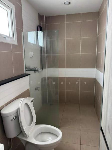ให้เช่าบ้านเดี่ยวหลังใหญ่ ม.เดอะลิฟวิ่ง ศรีราชา, Chon Buri (Pattaya), Surasak, Si Racha, Chon Buri (Pattaya), 4 Bedrooms, 200 sqm, Single Detached House For Rent, by Dusit Saengfa, 500508384 - DDproperty.com