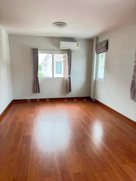 ให้เช่าบ้านเดี่ยวหลังใหญ่ ม.เดอะลิฟวิ่ง ศรีราชา, Chon Buri (Pattaya), Surasak, Si Racha, Chon Buri (Pattaya), 4 Bedrooms, 200 sqm, Single Detached House For Rent, by Dusit Saengfa, 500508384 - DDproperty.com