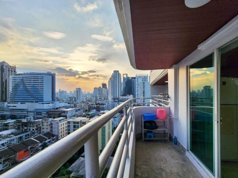 Wattana Heights, Bangkok, Sukhumvit Road, Khlongtoei Nua, Watthana, Bangkok, 3 Bedrooms, 336 sqm, Condo For Sale, by Pemika Aukkaraleekul, 500508385 - DDproperty.com