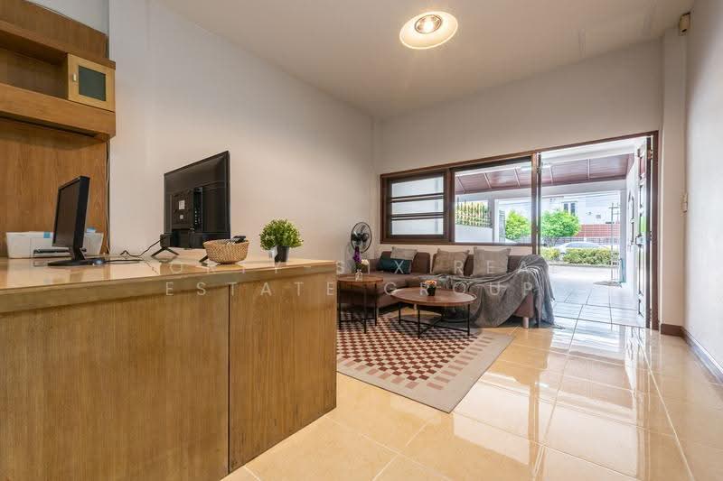 ทาวน์โฮมสามชั้น 4 นอน 3 น้ำ ให้เช่าในบางเขน, Bangkok, Anusaowari, Bang Khen, Bangkok, 4 Bedrooms, 230 sqm, Townhouse For Rent, by Forty-Six Real Estate Group, 500508443 - DDproperty.com