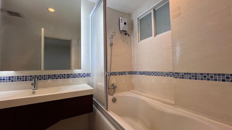 Life @ Sathorn 10, Bangkok, 48 Soi Sathorn 10, Sathorn Road, Silom, Bang Rak, Bangkok, 1 Bedroom, 40 sqm, Condo For Sale, by Pemika Aukkaraleekul, 500508483 - DDproperty.com