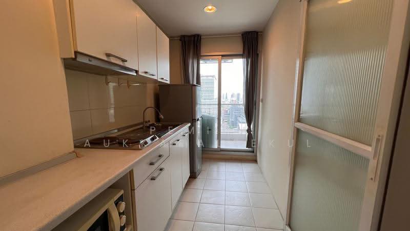 Life @ Sathorn 10, Bangkok, 48 Soi Sathorn 10, Sathorn Road, Silom, Bang Rak, Bangkok, 1 Bedroom, 40 sqm, Condo For Sale, by Pemika Aukkaraleekul, 500508483 - DDproperty.com