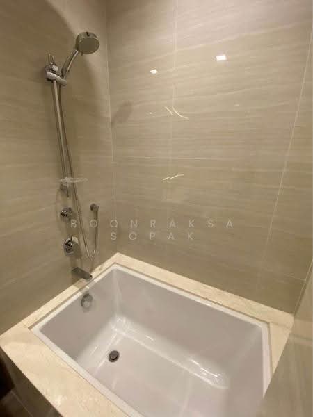 Noble BE33, Bangkok, 19 Soi Sukhumvit 33, Khlong Tan Nua, Watthana, Bangkok, 1 Bedroom, 40 sqm, Condo For Rent, by Boonraksa Sopak, 500508642 - DDproperty.com