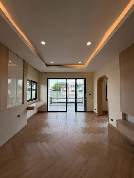 Newly renovated detached house in the heart of Chokchai 4, Bangkok, , Lat Phrao, Bangkok, 4 Bedrooms, 291 sqm, Single Detached House For Rent, by Connex Property, 500508653 - DDproperty.com