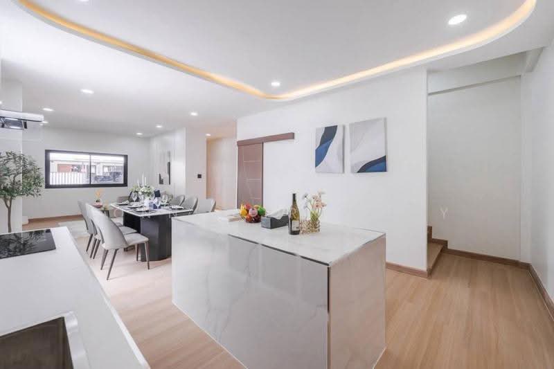 Rung Charoen Chokchai 4, Bangkok, ลาดพร้าว, Saphan Song, Wang Thonglang, Bangkok, 3 Bedrooms, 200 sqm, Townhouse For Sale, by Connex Property, 500508757 - DDproperty.com