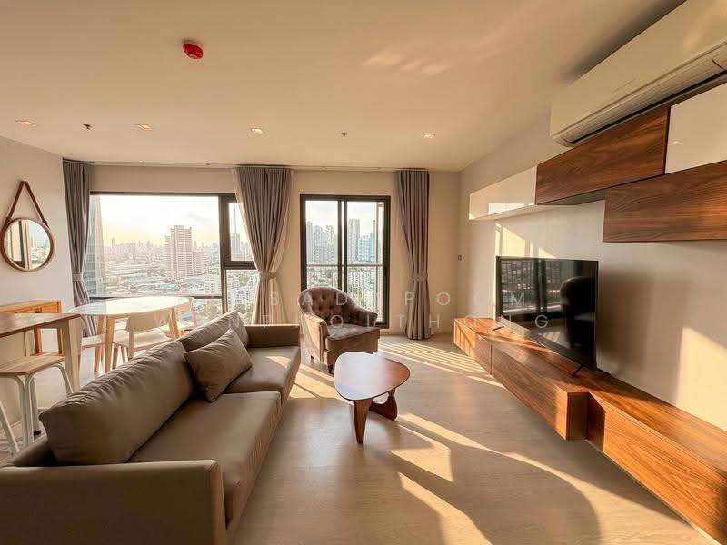 Rhythm Sukhumvit 36-38, Bangkok, 55 Soi Sukhumvit 36, Sukhumvit Road, Phra Kanong, Khlong Toei, Bangkok, 2 Bedrooms, 90 sqm, Condo For Rent, by Kitsadapoom Wanpholthong, 500508802 - DDproperty.com