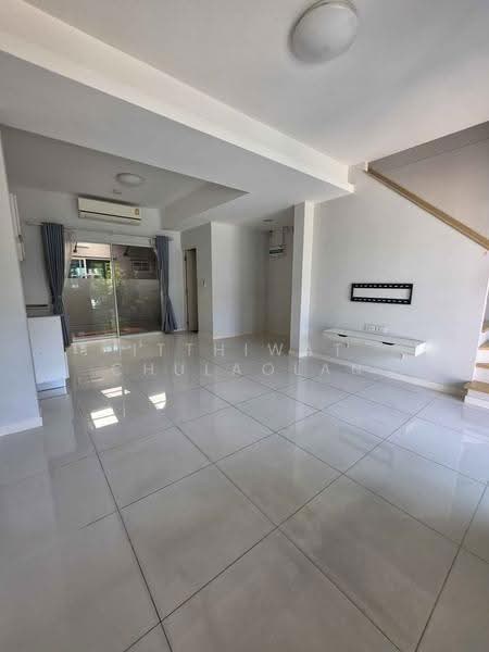 Indy Srinakarin-Romklao, Bangkok, 278 Romklao Road, Saen Sab, Min Buri, Bangkok, 2 Bedrooms, 90 sqm, Townhouse For Sale, by Itthiwat Chulaolan, 500508829 - DDproperty.com