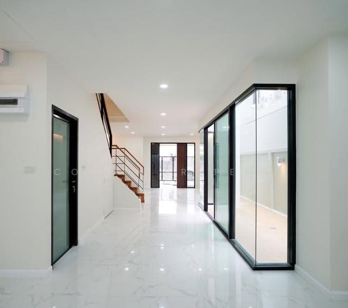 2-Storey Townhouse in Chaloem Phrakiat Rama 9 Soi 2, Yaek 5, Bangkok, ศรีนครินทร์, Nong Bon, Prawet, Bangkok, 3 Bedrooms, 198 sqm, Townhouse For Sale, by Connex Property, 500508834 - DDproperty.com