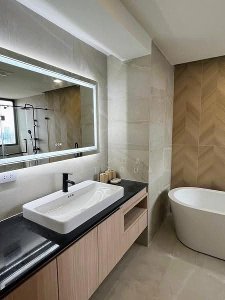 President Park Sukhumvit 24, Bangkok, 99 Sukhumvit 24 Alley, Khlongtoei Nua, Watthana, Bangkok, 3 Bedrooms, 223 sqm, Condo For Rent, by Arada Koettruat, 500508928 - DDproperty.com