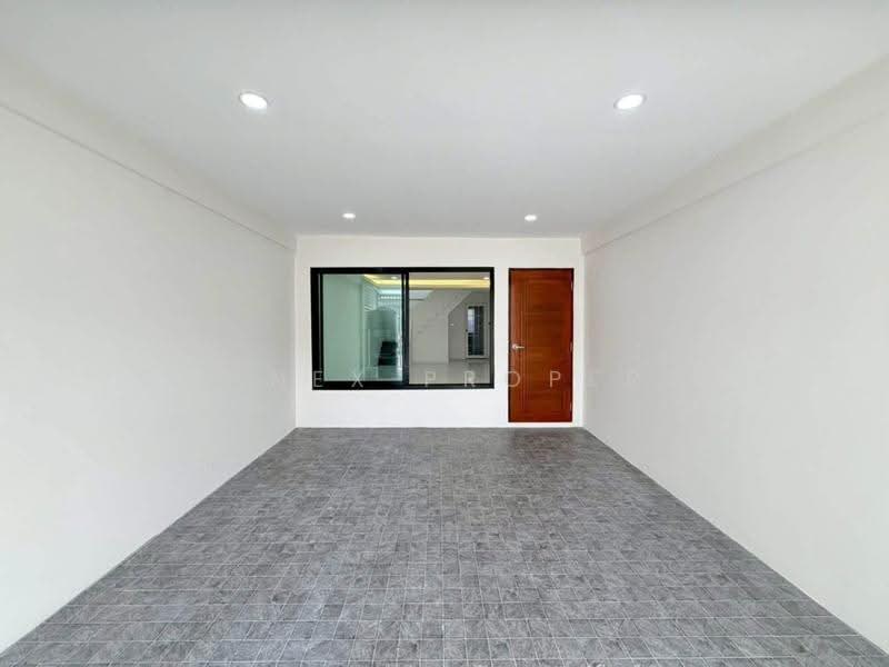 บ้านอมรพันธ์ 9, กรุงเทพ, ลาดพร้าว-วังหิน, ลาดพร้าว, กรุงเทพ, 21 ตร.ม., ทาวน์เฮ้าส์ ขาย, โดย Connex Property, 500508983 - DDproperty.com