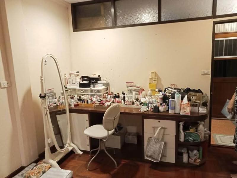 3-BR Townhouse, Bangkok, Bang Lam Phu Lang, Khlong San, Bangkok, 3 Bedrooms, 204 sqm, Townhouse For Sale, by Pemika Aukkaraleekul, 500509071 - DDproperty.com