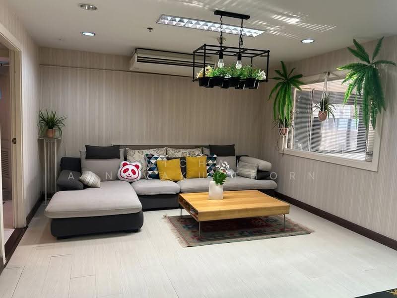 State Tower, Bangkok, 1055 Silom Road, Silom, Bang Rak, Bangkok, 3 Bedrooms, 272 sqm, Condo For Rent, by Vichai Annavakulthorn, 500509123 - DDproperty.com