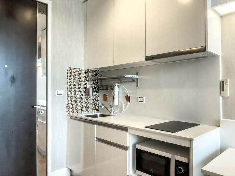 Equinox Phahol Vibha, Bangkok, 345 Paholyothin Road, Jom Phon, Chatuchak, Bangkok, 1 Bedroom, 31 sqm, Condo For Rent, by Ploypatcha Chomchid, 500509161 - DDproperty.com