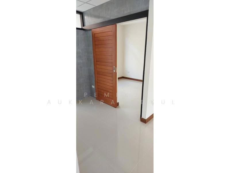 4-BR Townhouse, Bangkok, Bang Wa, Phasi Charoen, Bangkok, 4 Bedrooms, 250 sqm, Townhouse For Sale, by Pemika Aukkaraleekul, 500509171 - DDproperty.com