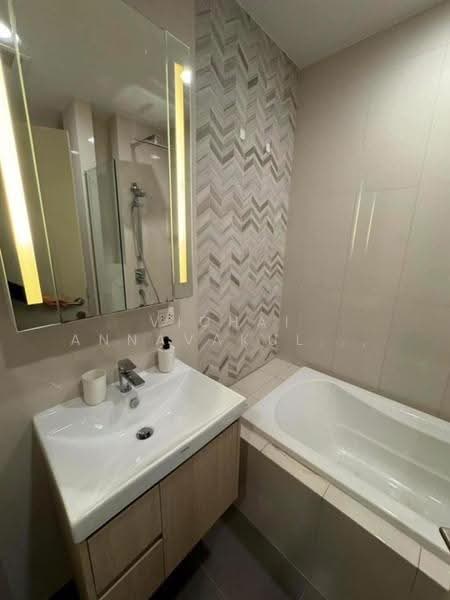 Oka Haus Sukhumvit 36, Bangkok, 3399 Rama 4 Road, Khong Tan, Khlong Toei, Bangkok, 1 Bedroom, 35 sqm, Condo For Rent, by Vichai Annavakulthorn, 500509208 - DDproperty.com