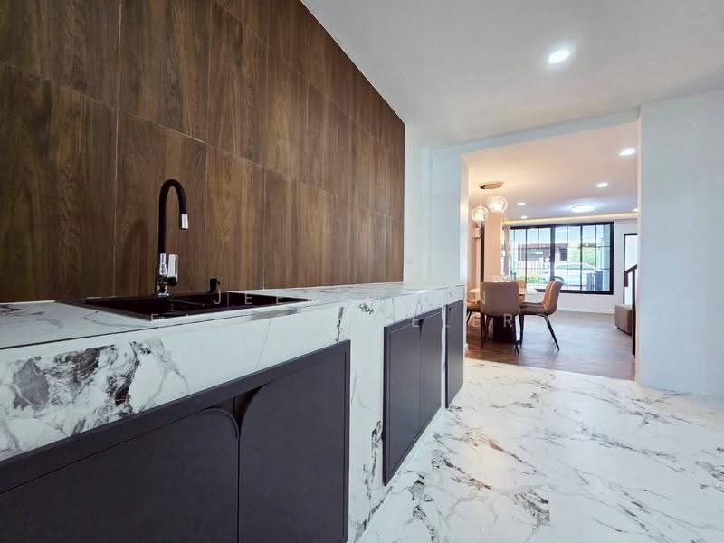 บ้านพร้อมอยู่ ใกล้เทศบาลเพียง 500 ม. ฟรีโอน, Krabi, Ao Nang, Muang Krabi, Krabi, 2 Bedrooms, 88 sqm, Townhouse For Sale, by JEERAPHAN FAIPONDEELERD, 500509239 - DDproperty.com