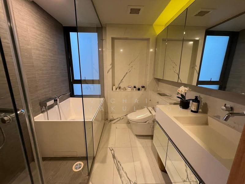 Siamese Exclusive Sukhumvit 31, Bangkok, 75 Soi Sukhumvit 31, Khlong Tan Nua, Watthana, Bangkok, 2 Bedrooms, 70 sqm, Condo For Rent, by Vichai Annavakulthorn, 500509348 - DDproperty.com