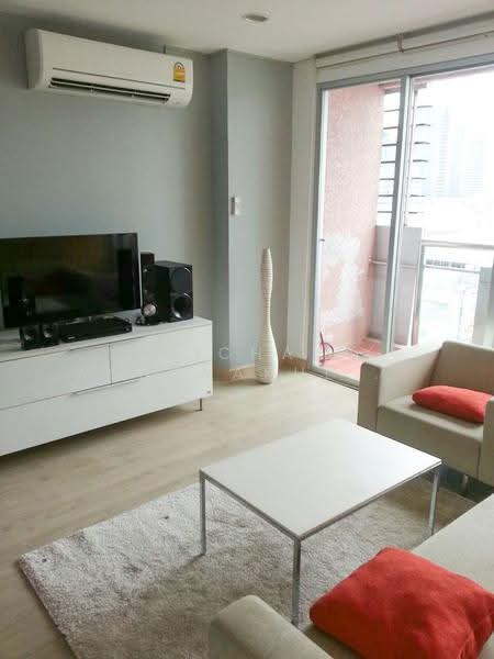 Silom Grand Terrace, Bangkok, Soi Saladaeng 2, Saladaeng Road, Silom, Bang Rak, Bangkok, 1 Bedroom, 76 sqm, Condo For Rent, by Vichai Annavakulthorn, 500509353 - DDproperty.com