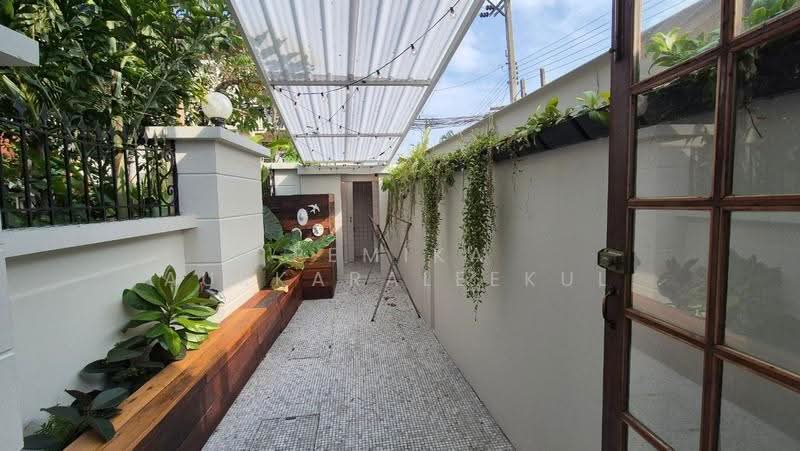1-BR House, Bangkok, Samsen Nai, Phaya Thai, Bangkok, 1 Bedroom, 83 sqm, Single Detached House For Sale, by Pemika Aukkaraleekul, 500509379 - DDproperty.com