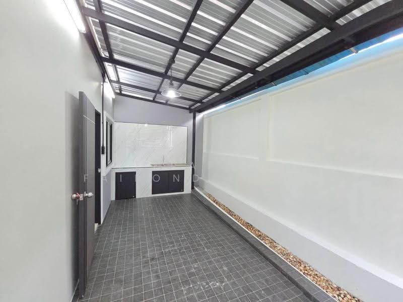 Beautiful corner house in a prime location near Central Krabi, Krabi, Pak Nam, Muang Krabi, Krabi, 2 Bedrooms, 80 sqm, Single Detached House For Sale, by JEERAPHAN FAIPONDEELERD, 500509389 - DDproperty.com
