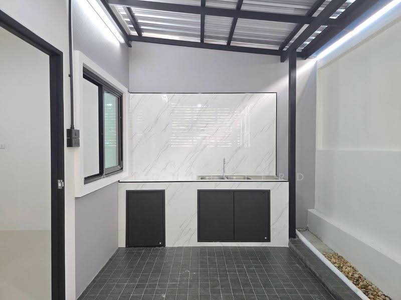 Beautiful corner house in a prime location near Central Krabi, Krabi, Pak Nam, Muang Krabi, Krabi, 2 Bedrooms, 80 sqm, Single Detached House For Sale, by JEERAPHAN FAIPONDEELERD, 500509389 - DDproperty.com