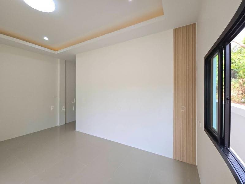 Beautiful corner house in a prime location near Central Krabi, Krabi, Pak Nam, Muang Krabi, Krabi, 2 Bedrooms, 80 sqm, Single Detached House For Sale, by JEERAPHAN FAIPONDEELERD, 500509389 - DDproperty.com