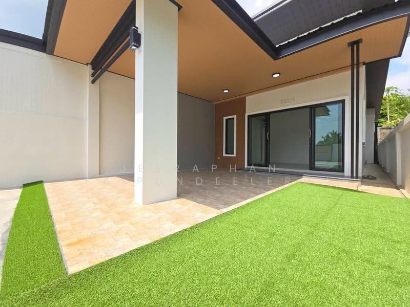 Beautiful corner house in a prime location near Central Krabi, Krabi, Pak Nam, Muang Krabi, Krabi, 2 Bedrooms, 80 sqm, Single Detached House For Sale, by JEERAPHAN FAIPONDEELERD, 500509389 - DDproperty.com