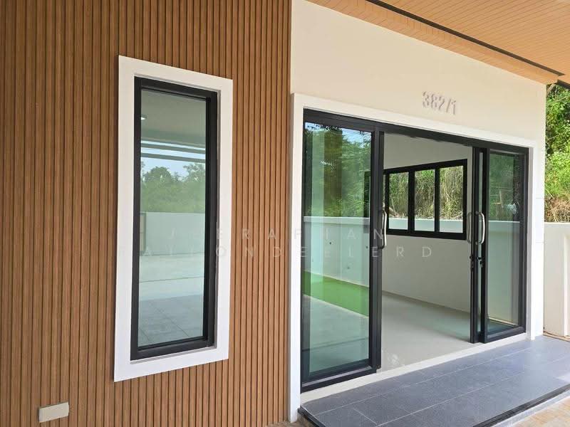 Beautiful corner house in a prime location near Central Krabi, Krabi, Pak Nam, Muang Krabi, Krabi, 2 Bedrooms, 80 sqm, Single Detached House For Sale, by JEERAPHAN FAIPONDEELERD, 500509389 - DDproperty.com