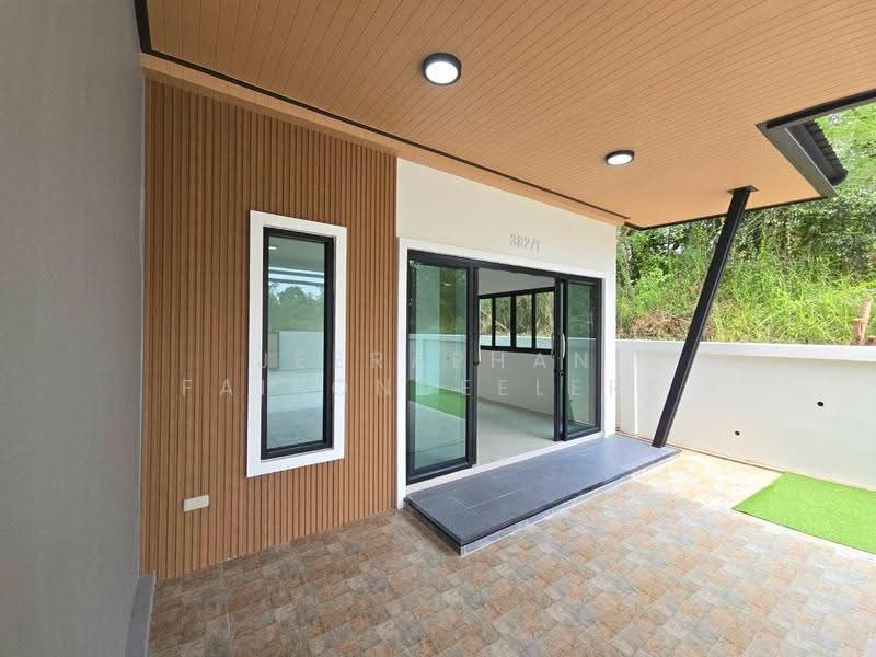 Beautiful corner house in a prime location near Central Krabi, Krabi, Pak Nam, Muang Krabi, Krabi, 2 Bedrooms, 80 sqm, Single Detached House For Sale, by JEERAPHAN FAIPONDEELERD, 500509389 - DDproperty.com