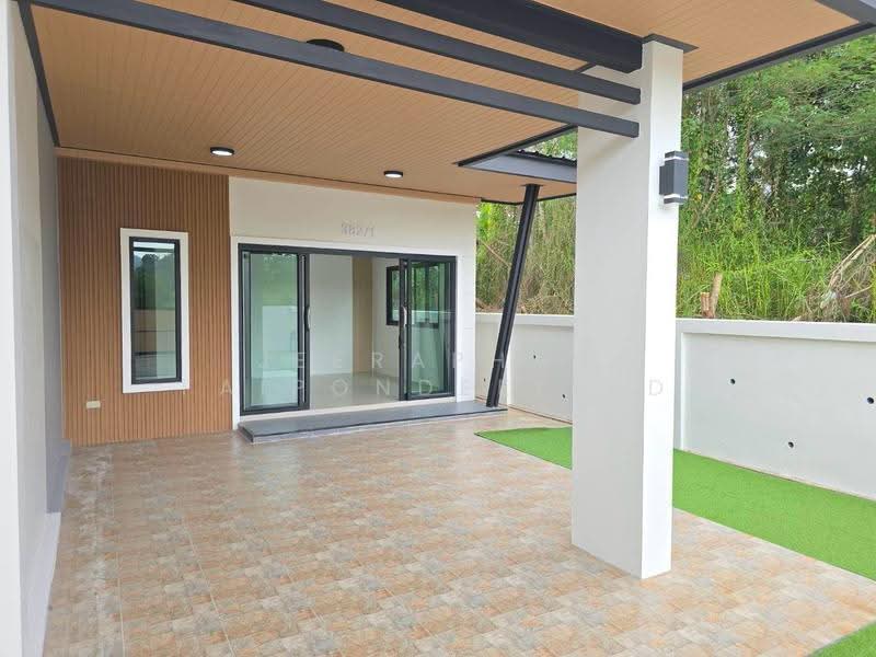Beautiful corner house in a prime location near Central Krabi, Krabi, Pak Nam, Muang Krabi, Krabi, 2 Bedrooms, 80 sqm, Single Detached House For Sale, by JEERAPHAN FAIPONDEELERD, 500509389 - DDproperty.com