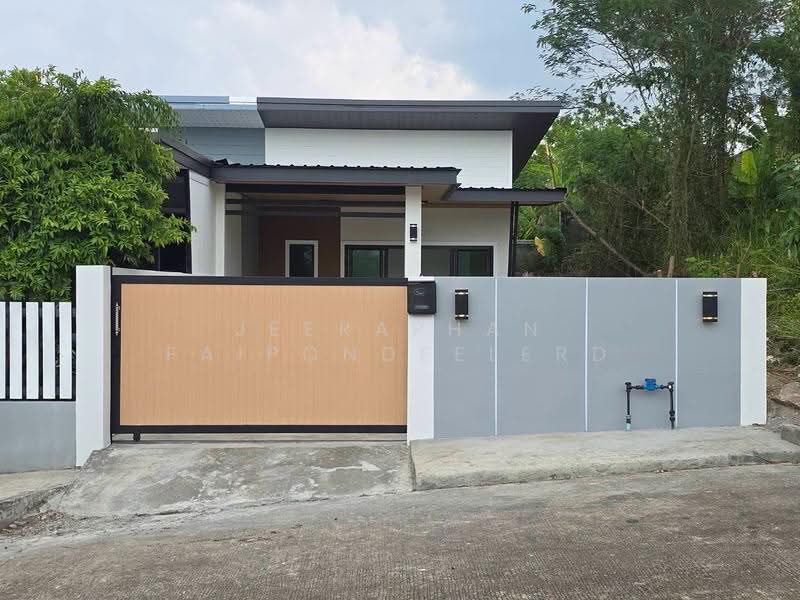 Beautiful corner house in a prime location near Central Krabi, Krabi, Pak Nam, Muang Krabi, Krabi, 2 Bedrooms, 80 sqm, Single Detached House For Sale, by JEERAPHAN FAIPONDEELERD, 500509389 - DDproperty.com