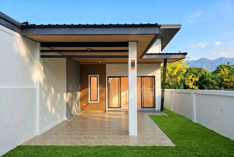 Beautiful corner house in a prime location near Central Krabi, Krabi, Pak Nam, Muang Krabi, Krabi, 2 Bedrooms, 80 sqm, Single Detached House For Sale, by JEERAPHAN FAIPONDEELERD, 500509389 - DDproperty.com