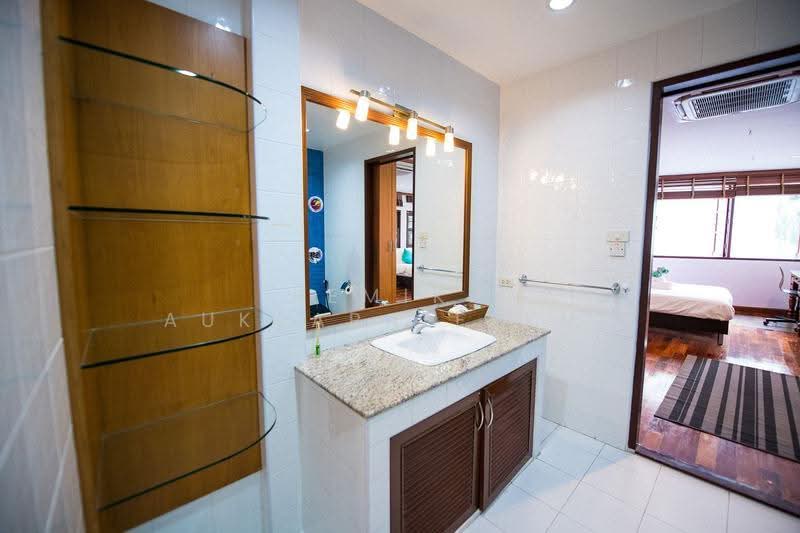 4-BR Townhouse, Bangkok, Khlong Tan Nua, Watthana, Bangkok, 4 Bedrooms, 440 sqm, Townhouse For Sale, by Pemika Aukkaraleekul, 500509390 - DDproperty.com