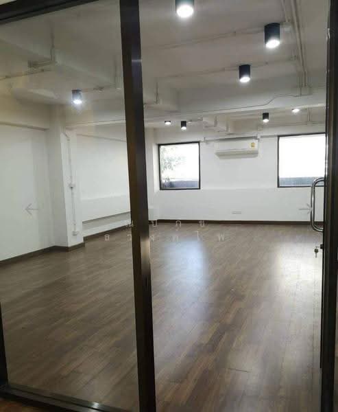 For Rent,Commercial Building,Good Location at Onnut 70/1, Bangkok, Prawet, Bangkok, , 675 sqm, Office Space For Rent, by ณปภัช, 500509449 - DDproperty.com
