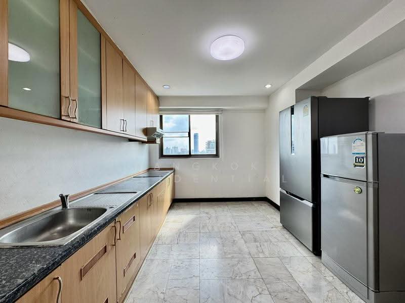 Royal Castle Sukhumvit, Bangkok, 30 Soi Sukhumvit 39, Khlongtoei Nua, Watthana, Bangkok, 2 Bedrooms, 110 sqm, Condo For Rent, by Bangkok Residential, 500509695 - DDproperty.com