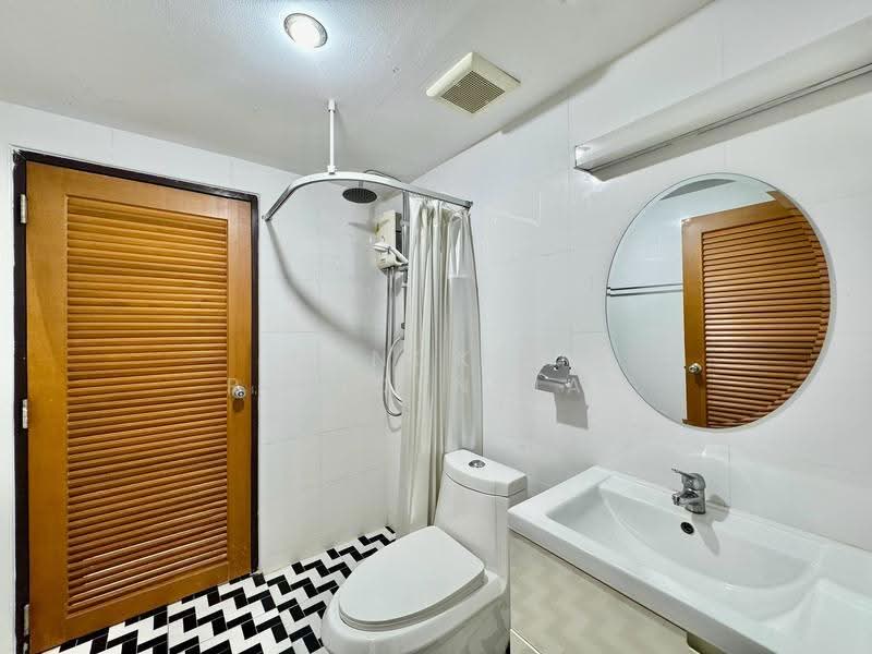 Royal Castle Sukhumvit, Bangkok, 30 Soi Sukhumvit 39, Khlongtoei Nua, Watthana, Bangkok, 2 Bedrooms, 110 sqm, Condo For Rent, by Bangkok Residential, 500509695 - DDproperty.com